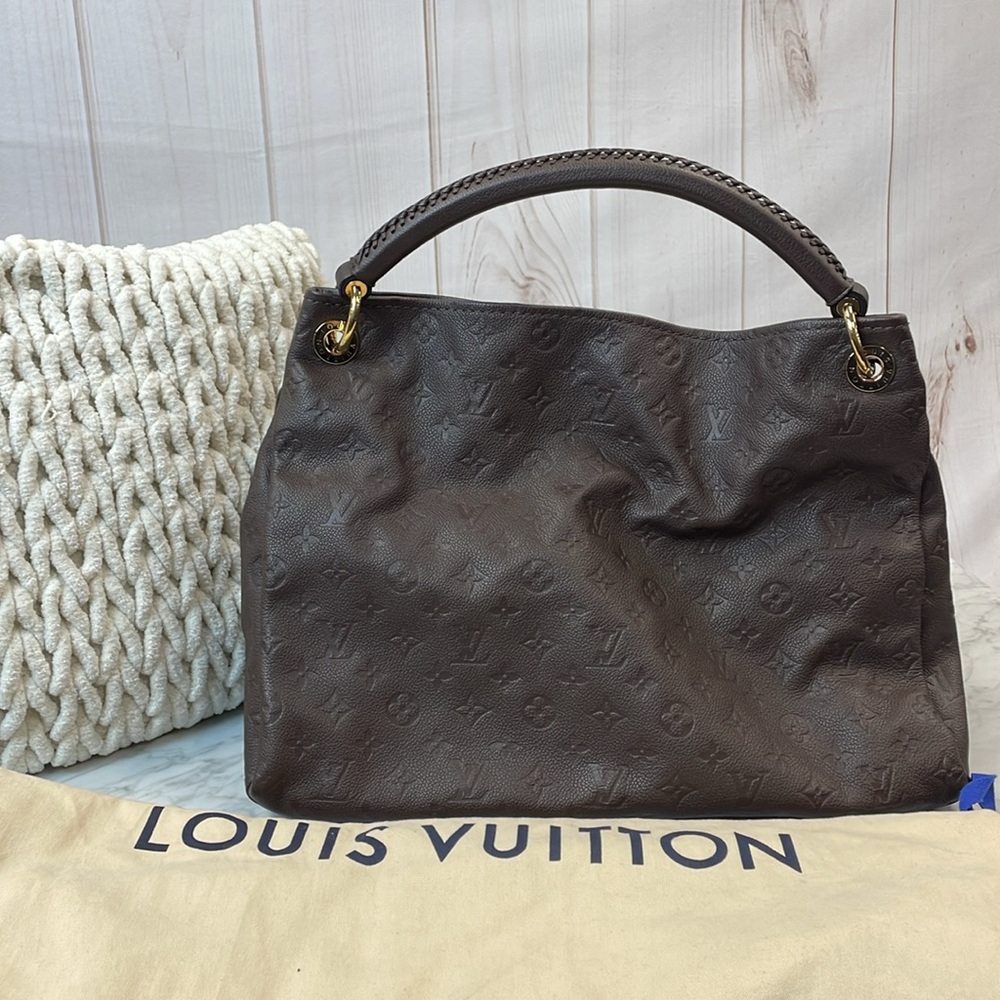 Louis Vuitton Artsy MM